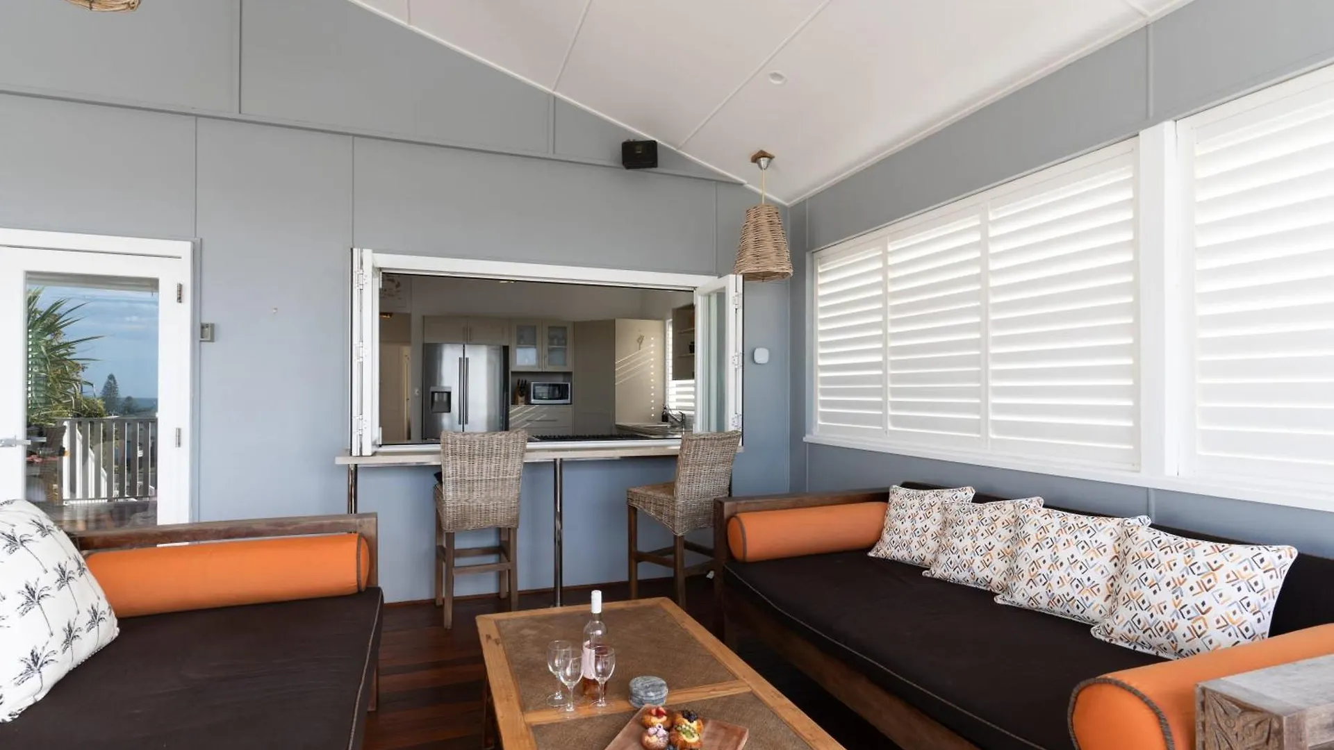 Kombali At Moffat Beach Caloundra Holiday home